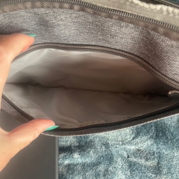 Gently Used Surface Pro 8 w/add ons Surface Pro X Keyboard, Surface Slim Pen - Picture 9 of 10